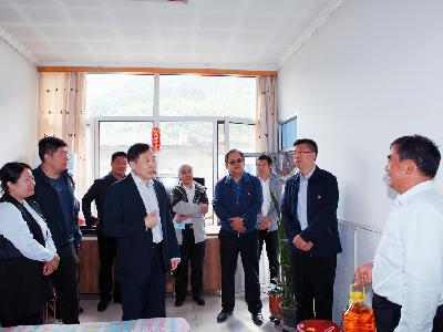祥龙公司主要领导带队前往北沟村慰问并开展调研工作