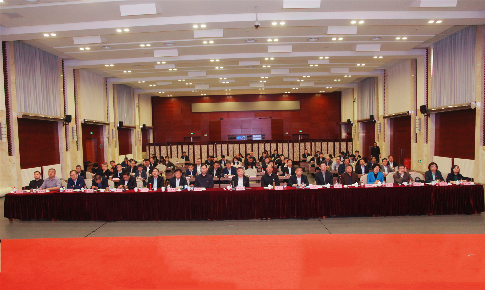 祥龙公司召开一季度经营分析会